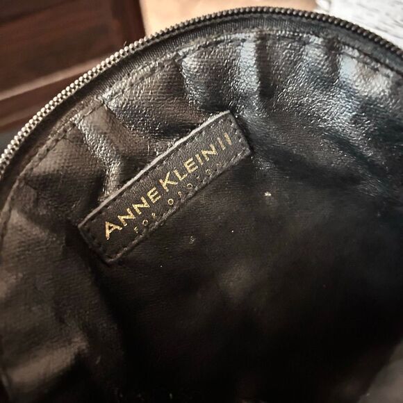 VTG Calderon Black Patent Leather Purse Anne Klein Cross Body, Embossed Perfect! - Picture 7 of 8